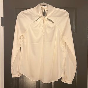 Banana Republic cream blouse with key-hole twisted collar :: Sz S